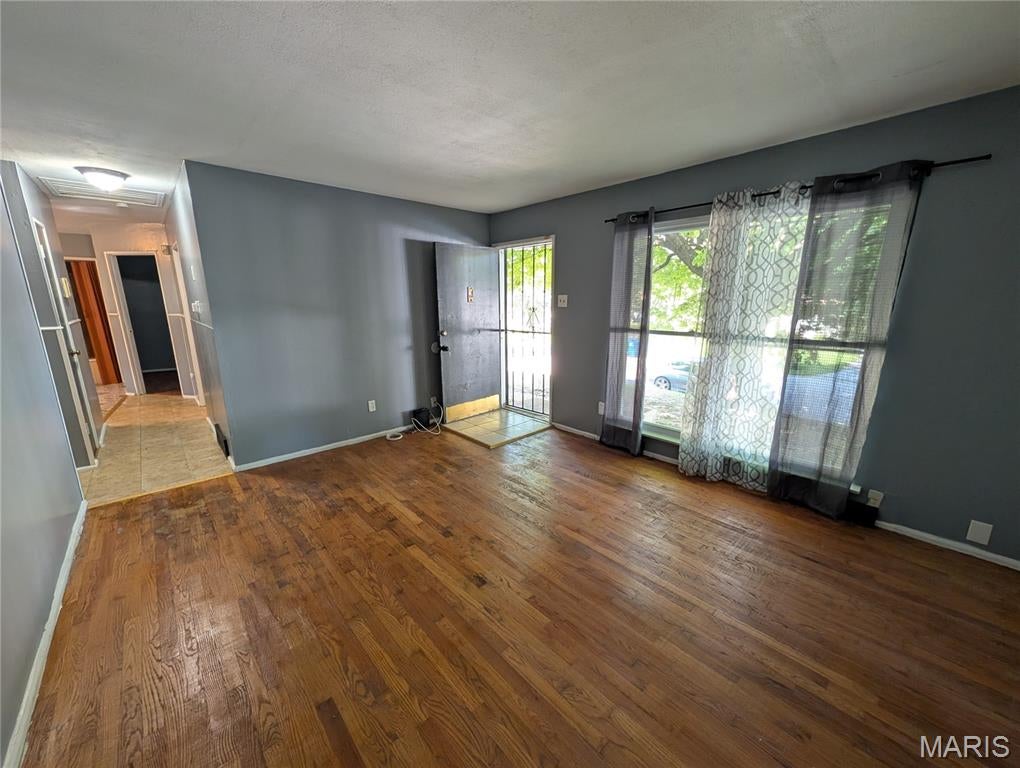 Castle Point Unit 3 - Residential Lease