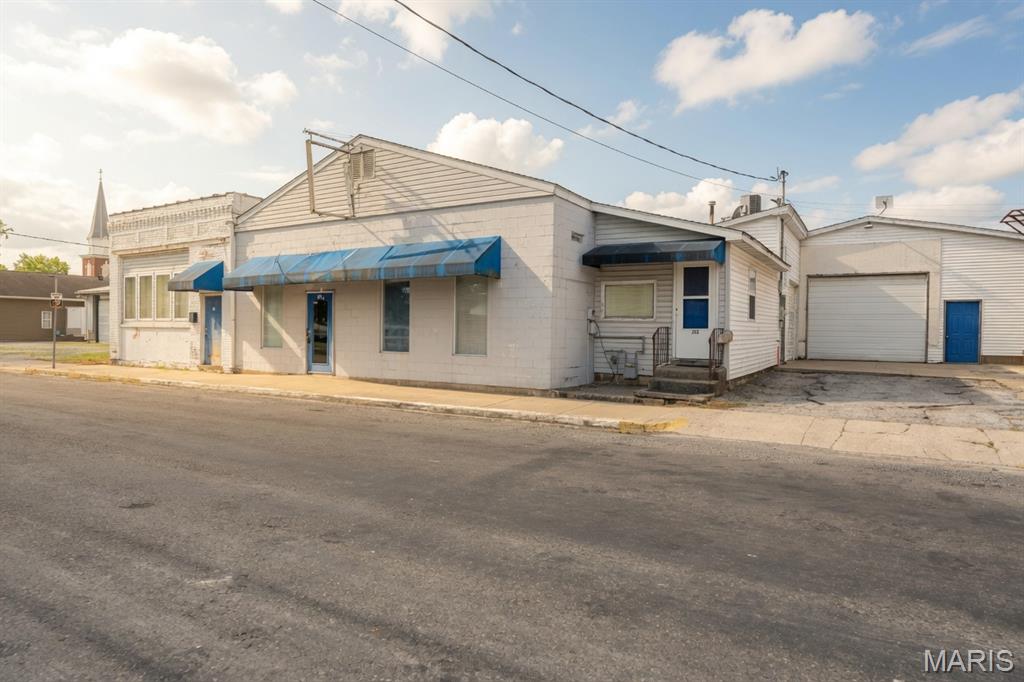 ENDLESS POSSIBILITIES IN THE HEART OF STAUNTON! ?? Opportunity is knocking with this approximately 7,000 square feet of versatile commercial space located in a central Staunton location! As the community continues to grow and thrive, properties with this much flexibility and potential are becoming increasingly hard to find. Previously home to a pool equipment business and a motorcycle repair shop, this property is already equipped for a variety of uses. Multiple garage doors provide excellent accessibility for loading and unloading, while several spacious bays offer flexibility for automotive, retail, warehouse, service, or industrial applications. The front portion features a large open area with abundant counter space, ideal for showroom, retail, customer service, or office operations. Additional office space is included, providing a great setup for business owners who need both workspace and storage. Looking for a smart investment? This property also offers top-tier storage potential with expansive square footage and easy access—perfect for contractors, collectors, inventory storage, or a variety of commercial needs. With Staunton experiencing continued growth and revitalization, this is your chance to secure a property with location, size, and unlimited potential. Bring your vision and transform this space into your next successful venture!