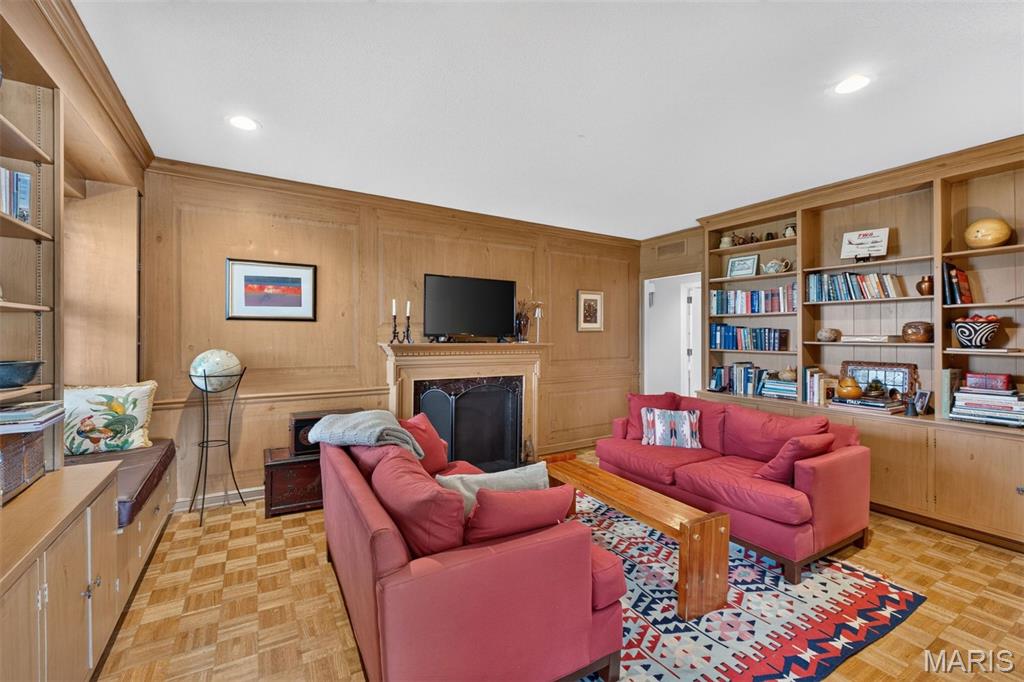 Whitehall Condo - Residential