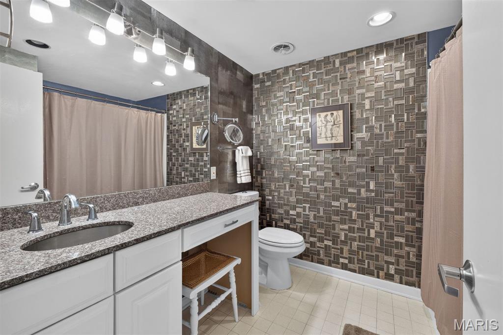 Whitehall Condo - Residential