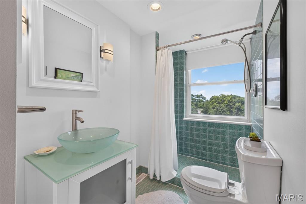 Whitehall Condo - Residential