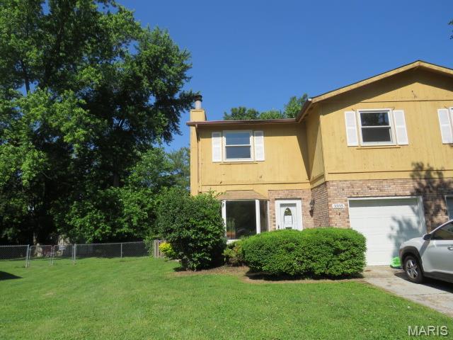 This home offers generously sized rooms throughout, including a primary suite complete with a walk-in closet. Enjoy the fresh appeal of brand-new flooring on the main level, adding modern style and comfort. Step outside to a private deck overlooking a fully fenced yard—perfect for entertaining, relaxing, or play. A fantastic opportunity to own a home that blends comfort, space, and functionality
