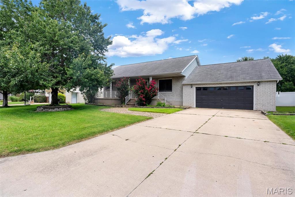 Welcome to 14 Perigen Ln in Granite City! This charming 3-bedroom, 2-bath home offers comfortable living with a functional layout designed for everyday convenience. The spacious living area flows into the kitchen and dining space, creating a welcoming atmosphere for both relaxing and entertaining. The primary bedroom features its own private bath, while two additional bedrooms provide flexibility for family, guests, or a home office. Enjoy the outdoor space with room for gardening, play, or gatherings. Conveniently located near shopping, dining, schools, and major roadways, this home is ready for its next owner. Schedule your private showing today! Information pulled from various sources. Buyer to verify MLS data.