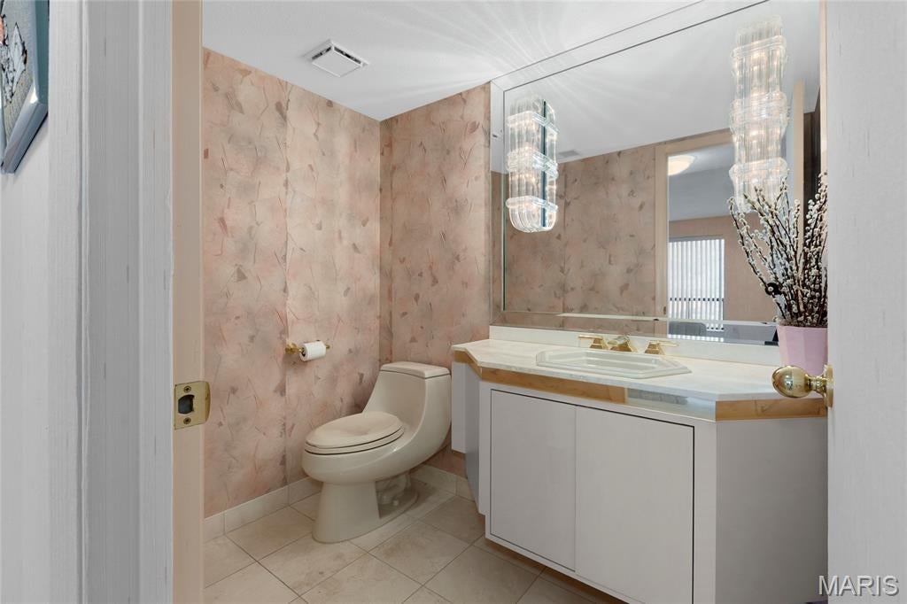 Coeur De Royale Condo - Residential