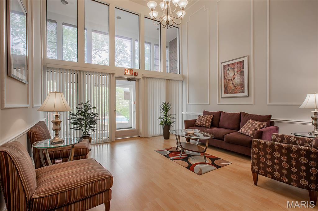 Coeur De Royale Condo - Residential