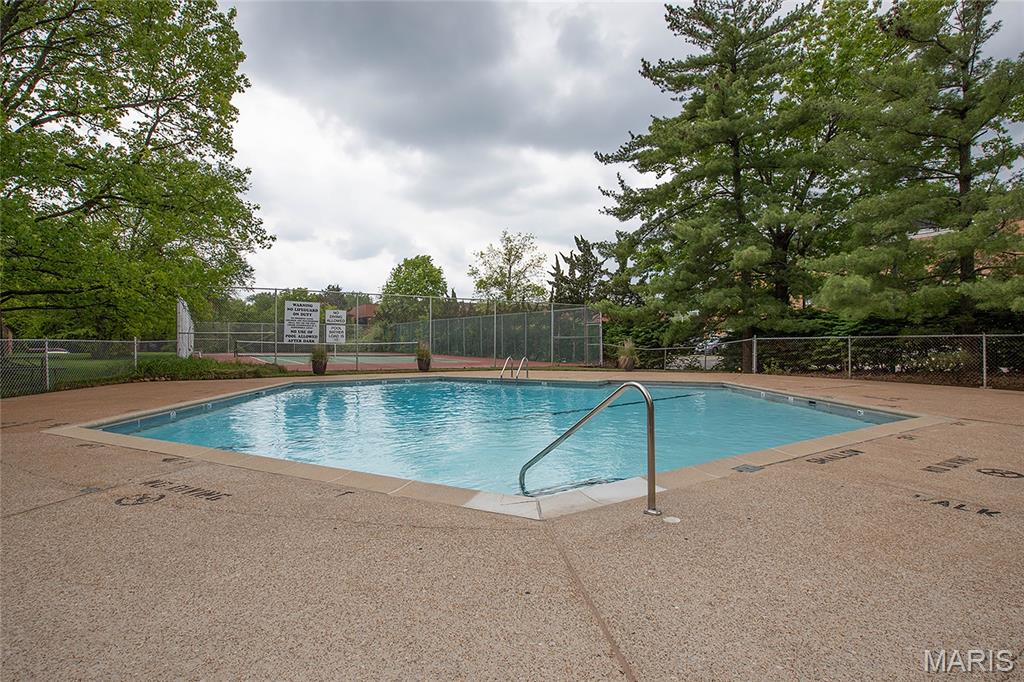 Coeur De Royale Condo - Residential