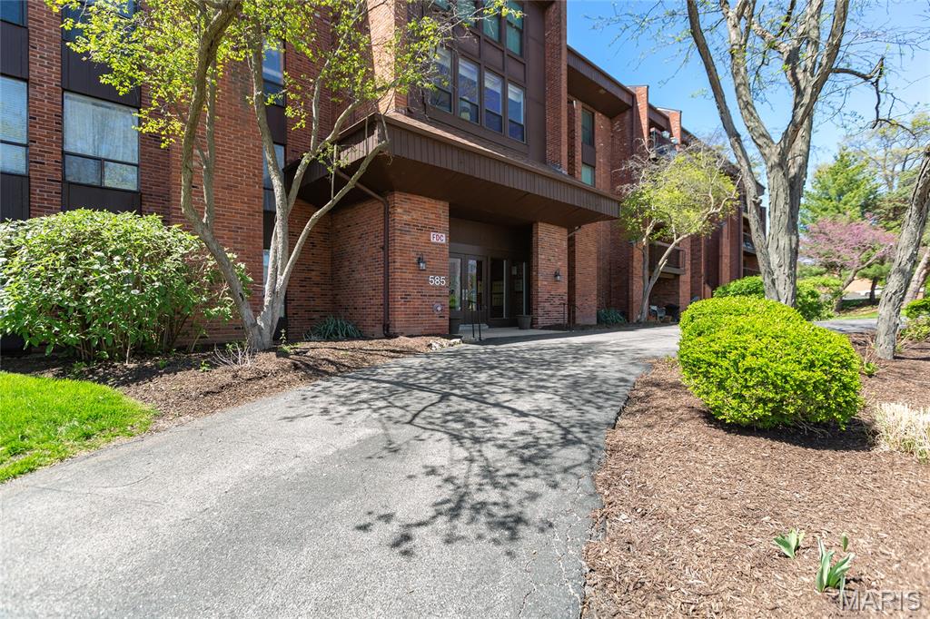 Coeur De Royale Condo - Residential