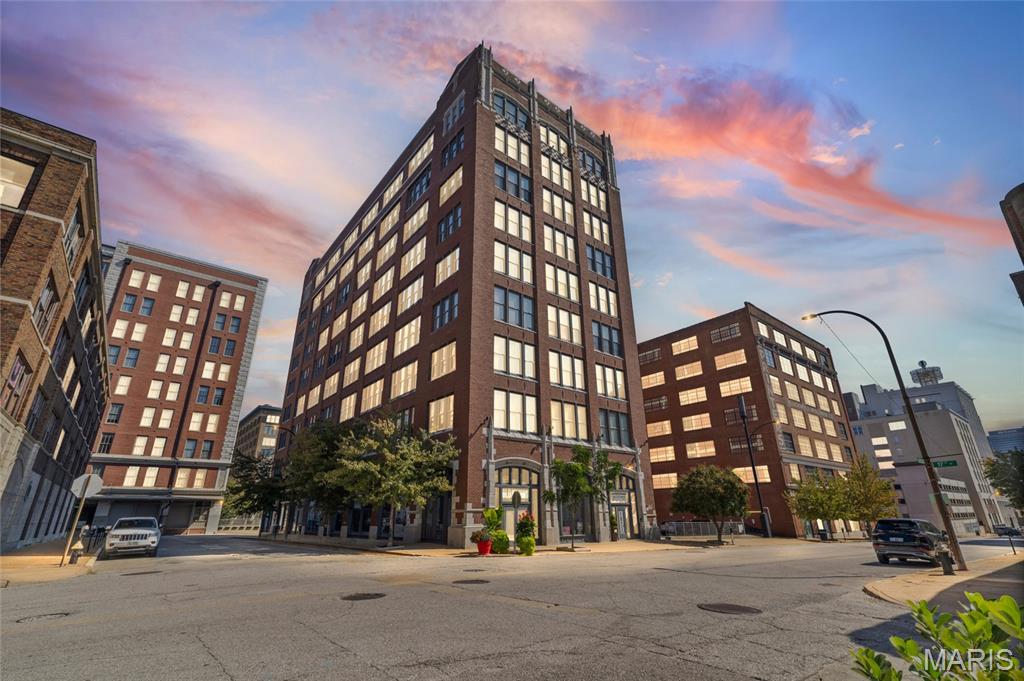 Welcome to Unit #406 at 1627 Locust Street, a bright and versatile Printers Loft condo right in the heart of Downtown St. Louis. Spanning 1,244 square feet, this open-concept home combines classic loft character?like exposed brick and high ceilings?with practical modern living. The spacious main area gets great natural light from large windows and connects seamlessly to a kitchen updated with clean cabinetry and stainless steel appliances. With two full bathrooms, a flexible layout, and your own private balcony, the space easily adapts to your daily routine. Plus, you'll love having access to the shared rooftop deck for fresh air and city views, all just blocks from neighborhood dining and downtown attractions.