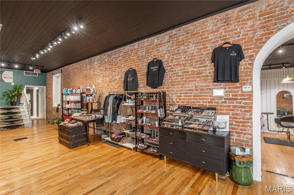 none - Commercial Sale