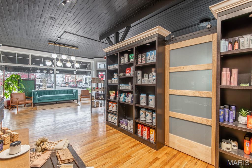 none - Commercial Sale