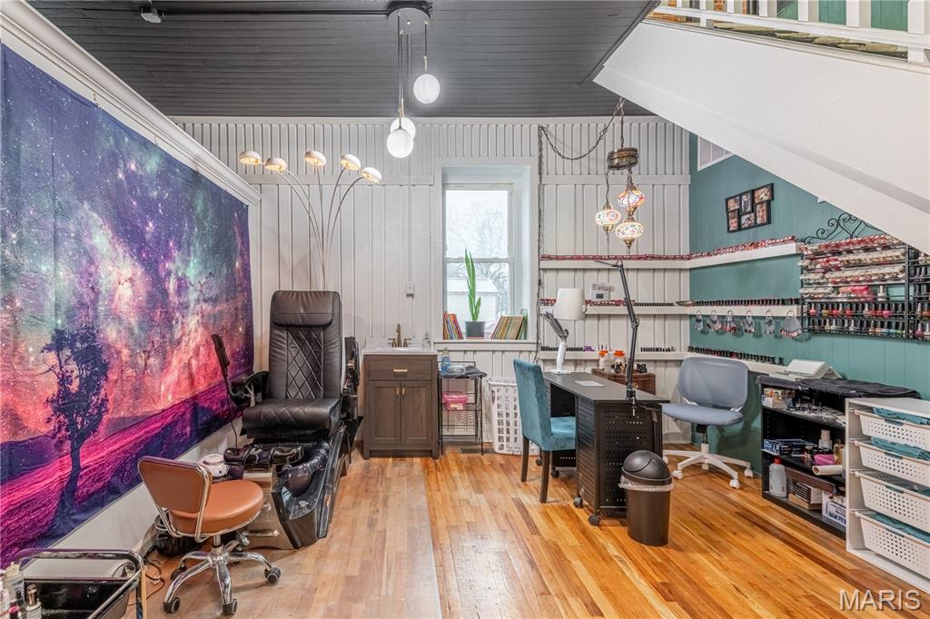 none - Commercial Sale