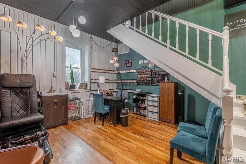 none - Commercial Sale