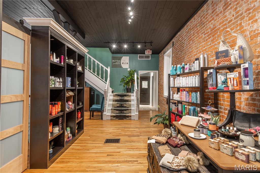 none - Commercial Sale