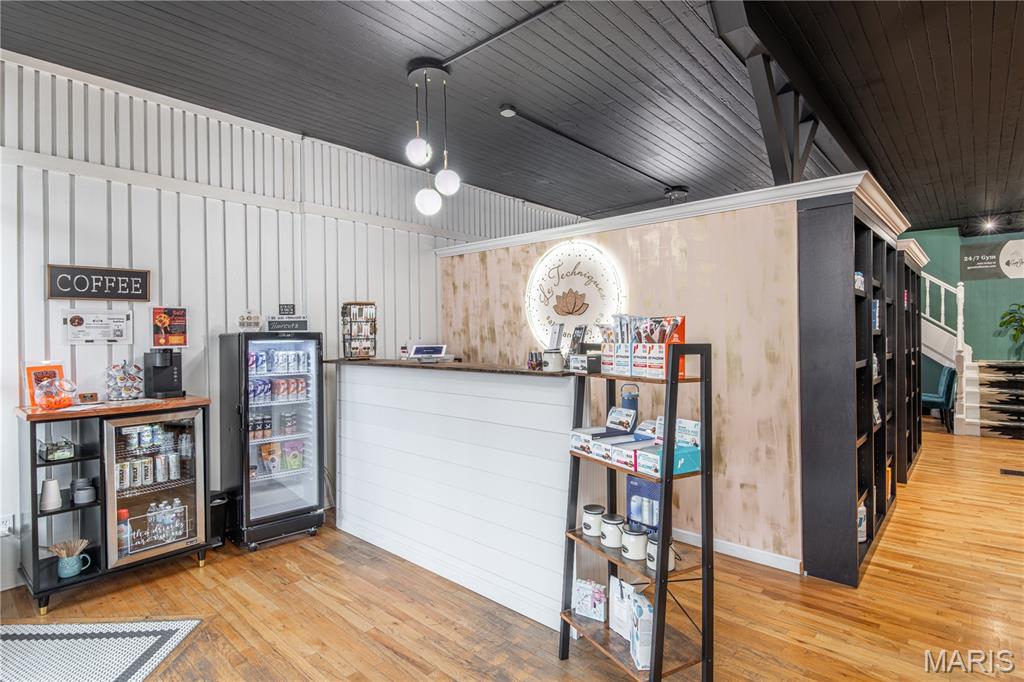 none - Commercial Sale