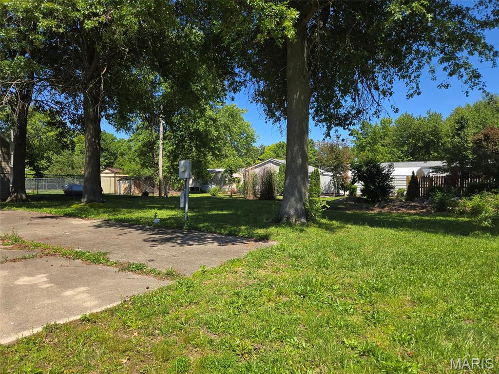 Build your permanent or weeked get-a-way home on this level 1/4 acre building lot located in Edgewater Beach Subdivision. Great location being just minutes from town as well as the main beach! Electric, Water and sewer is site. Manufatured Homes permitted!