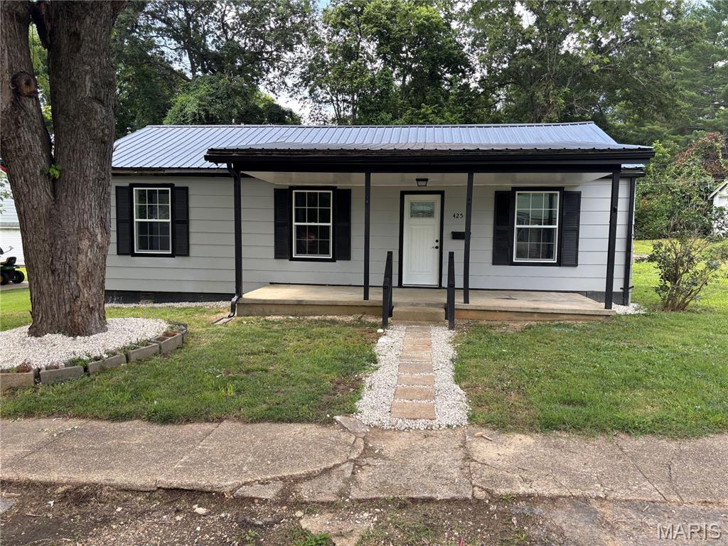Completely remodeled and move - in ready! This 3 bedroom, 2 bath home has been thoughtfully updated from the top to bottom. Enjoy the comfort of a brand - new central heating and air system, along with new flooring, cabinetry, and paint that give the home a modern, welcoming feel. The spacious layout offers comfortable living, while the updated finishes make this home truly turnkey. 
Whether you're a first - time home buyer, downsizing, or looking for an affordable family home, this property is one you won't want to miss. Schedule your private showing today before it's gone!