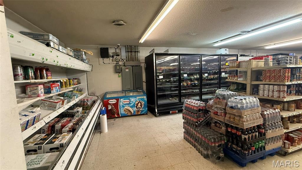 na - Commercial Sale