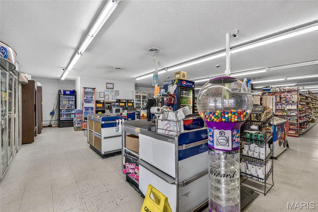 na - Commercial Sale