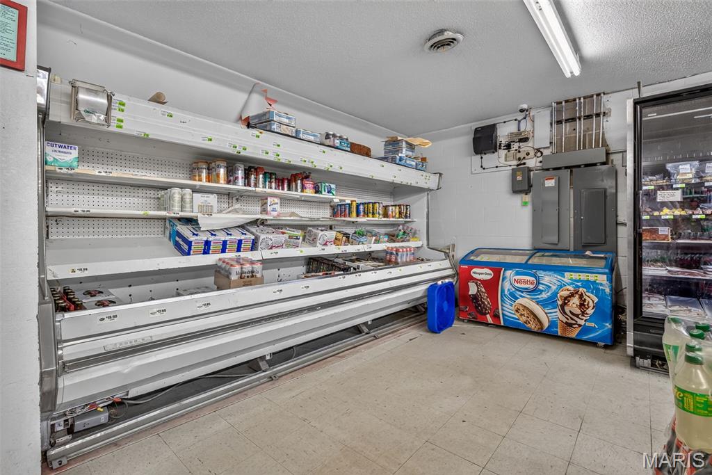 na - Commercial Sale