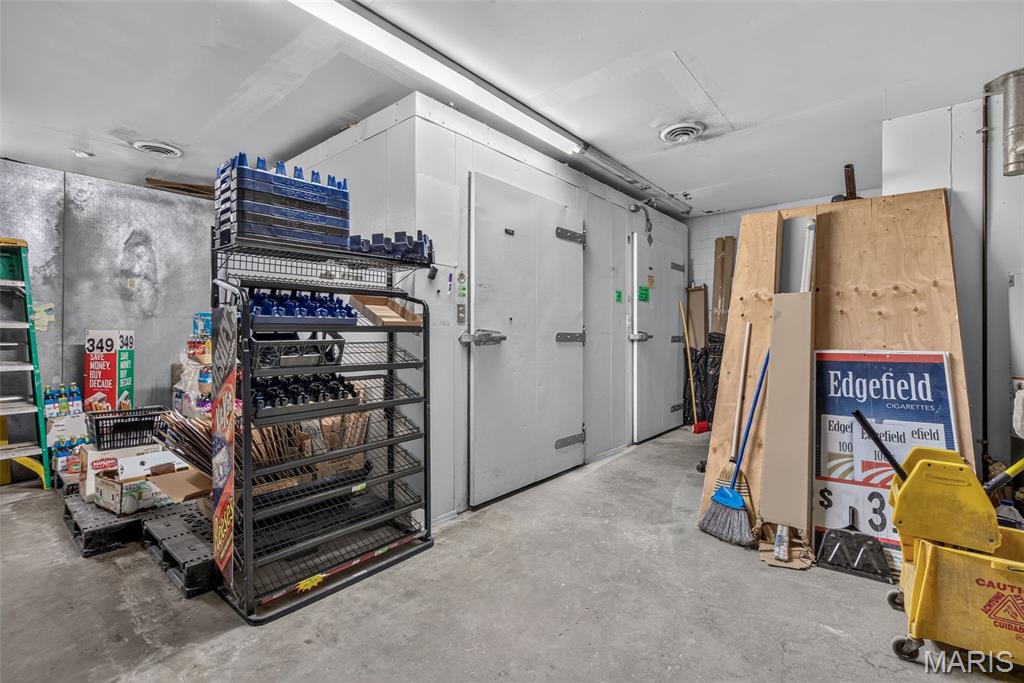 na - Commercial Sale