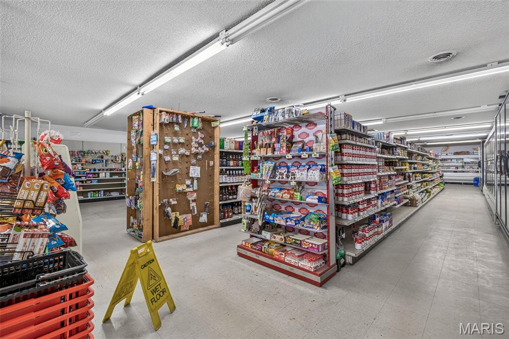 na - Commercial Sale