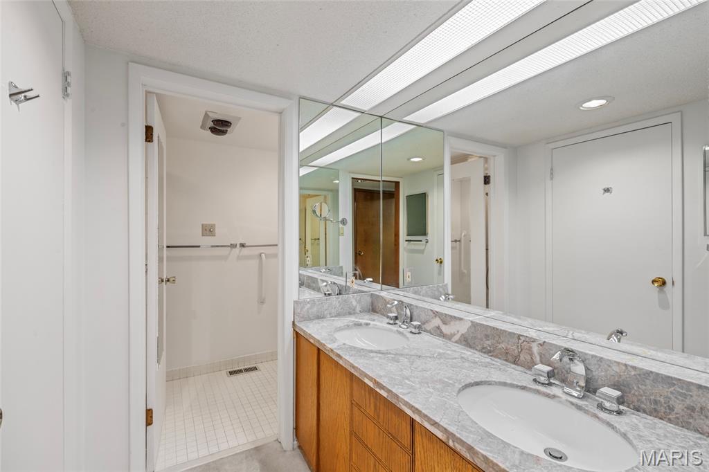 Meadowbrook Country Club Estates - Residential