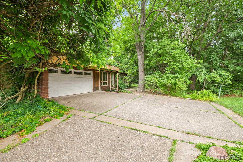 Meadowbrook Country Club Estates - Residential