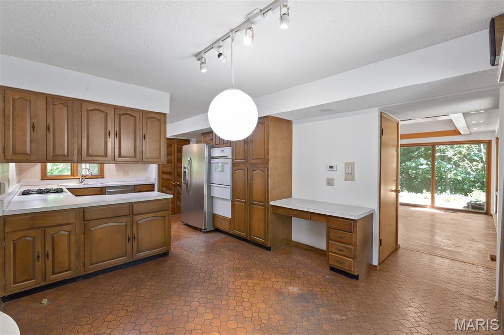 Meadowbrook Country Club Estates - Residential