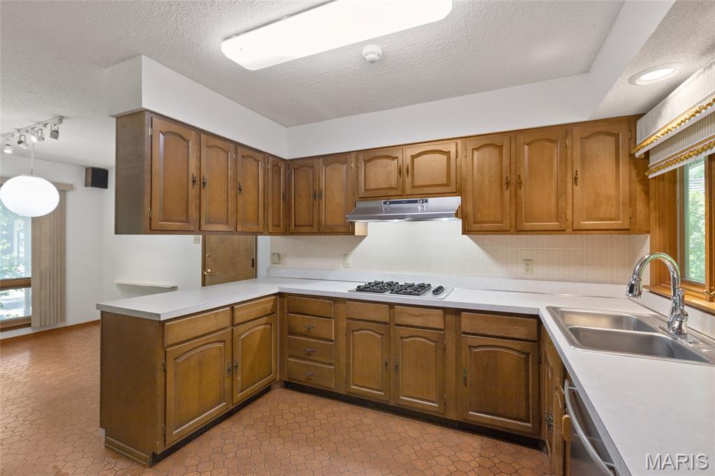 Meadowbrook Country Club Estates - Residential