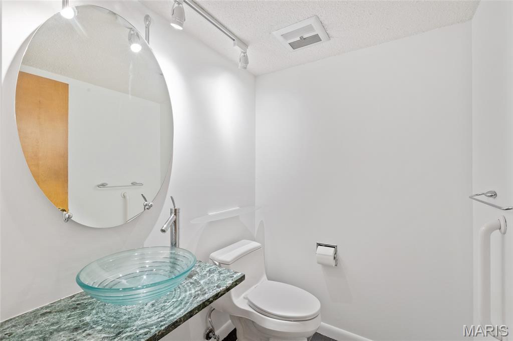 Meadowbrook Country Club Estates - Residential