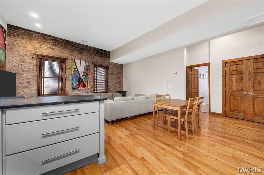 City/St Louis - Commercial Sale