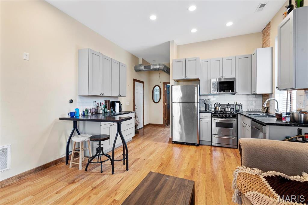 City/St Louis - Commercial Sale