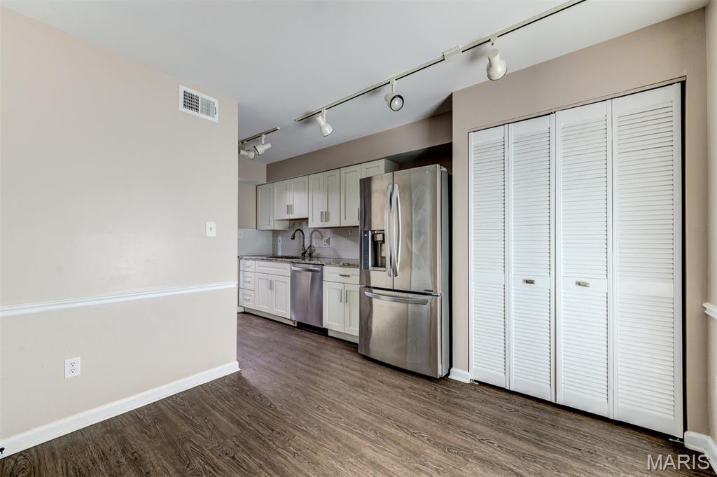 Manors At Village Green Condo - Residential
