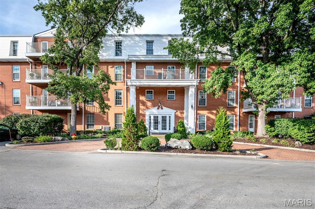 Manors At Village Green Condo - Residential
