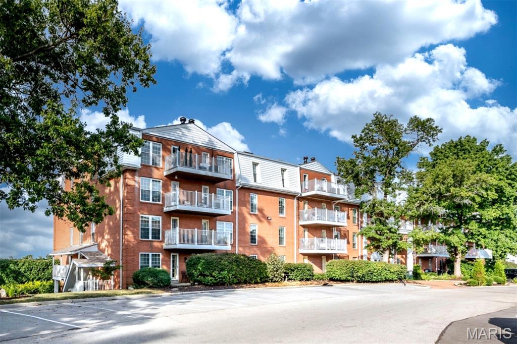Manors At Village Green Condo - Residential