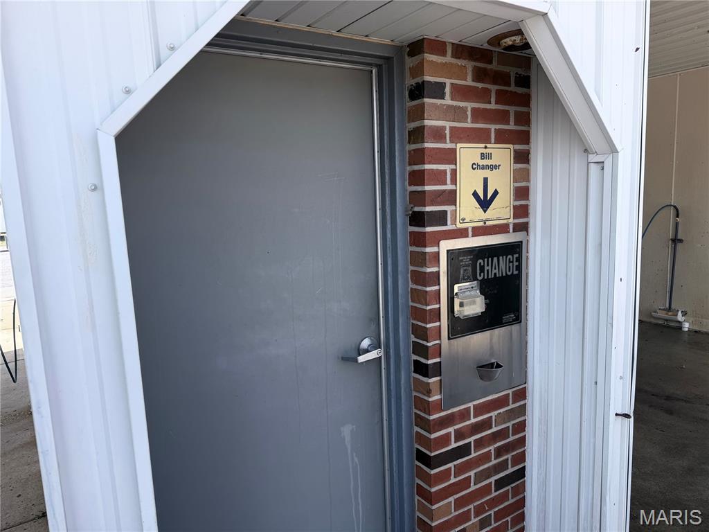City/Mt Olive - Commercial Sale