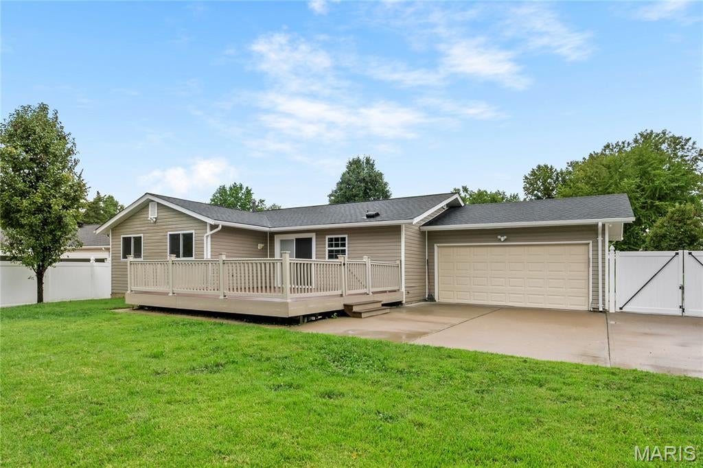 Mayer Wedgwood Green Pheasant Run - Residential