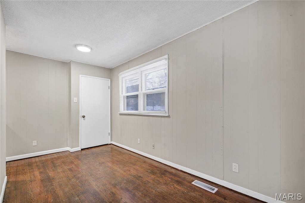 Oakwood Park 2 - Residential Lease
