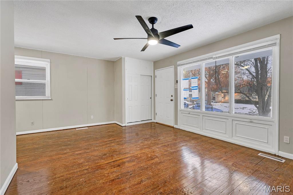 Oakwood Park 2 - Residential Lease