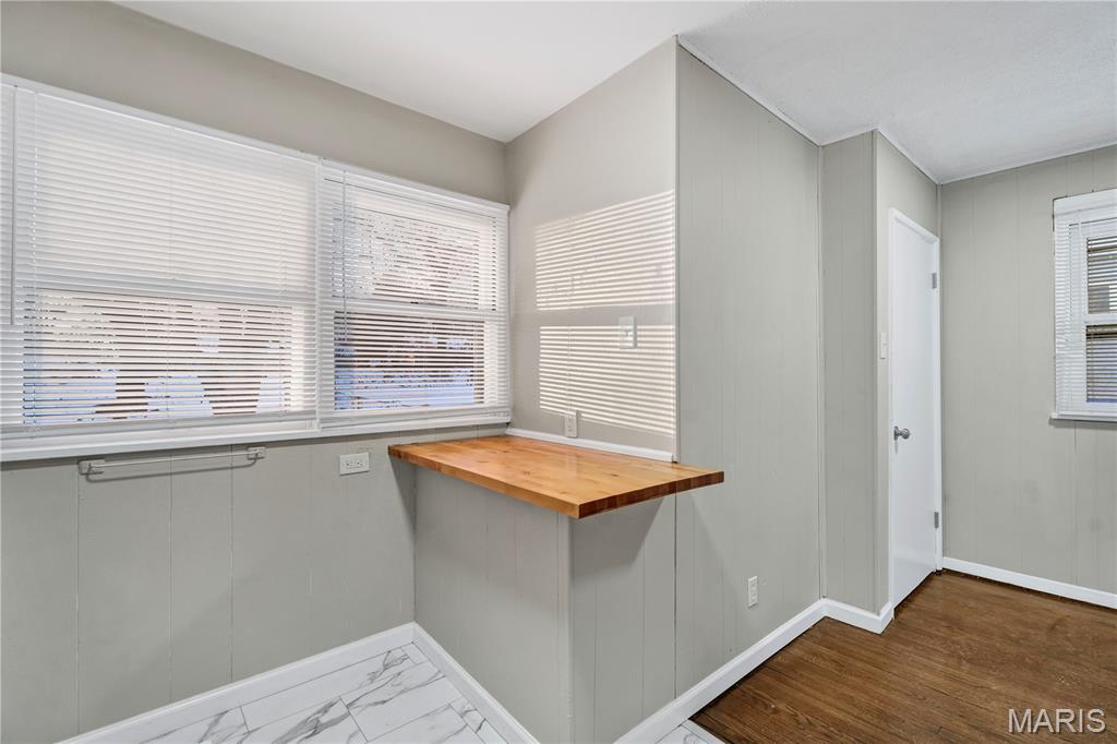 Oakwood Park 2 - Residential Lease
