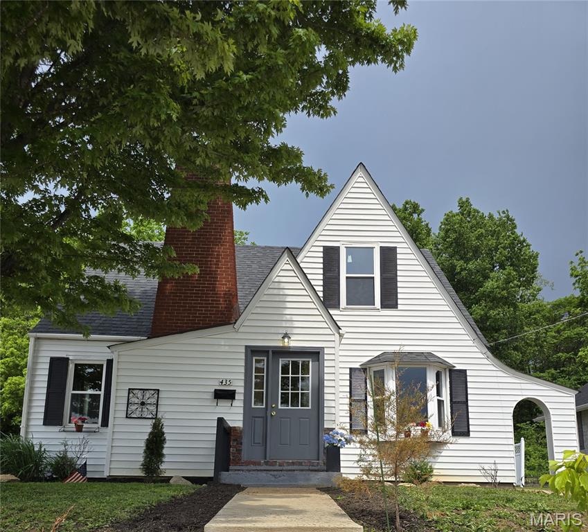 Back on market, no fault of seller. WOW! What a cute house! Come take a look and step into a home that feels brand new in a convenient location. The main and upper levels shine with fresh updates completed in 2024–2026, including new luxury vinyl plank flooring and carpeting (2025), fresh paint throughout, and all-new light fixtures. The kitchen has been completely refreshed with new cabinets (2025), a new quartz countertop and sink, and new stainless-steel appliances (2026). Major mechanical improvements include a new HVAC system (2025) and water heater (2024). Bathrooms have been updated with new toilets and vanities and a jetted tub on the main floor. Throughout the home you’ll also find updated plumbing fixtures and faucets, new doors and hardware, new ceiling fans, and refreshed landscaping—making this move-in-ready home a must-see. Also, the sewer lateral line has been replaced.  Make an appointment today.