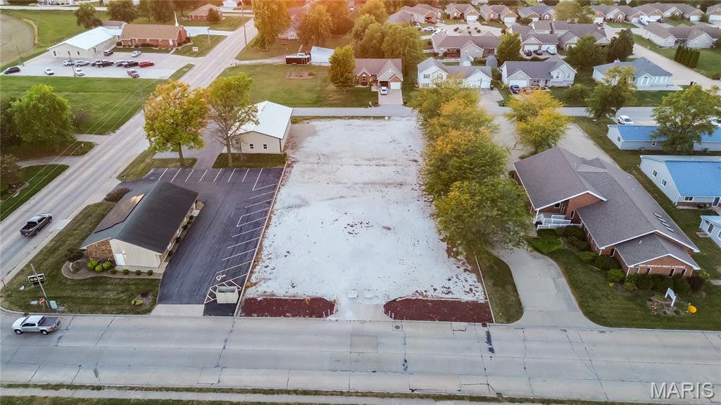 Great location for this 110 x 230 commercial lot with great visibilty and a high traffic count.  Lot is accessible from both S. Liberty and S. Prairie.  This property has a lot of potential and options and is conveniently located within the city.