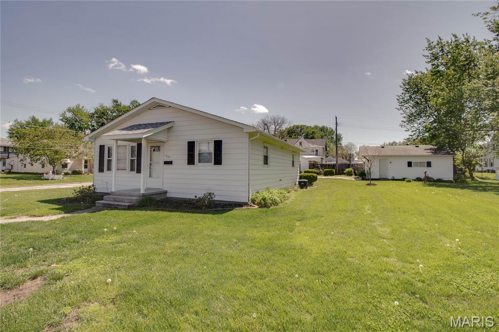 Burkes Add - Residential Lease