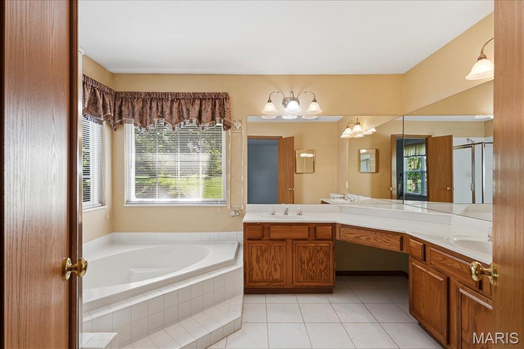 Jamestowne One - Residential