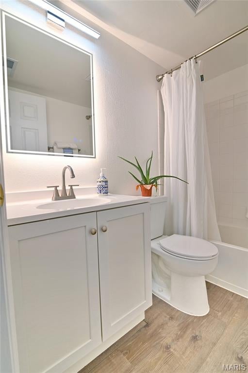 Greenbriar Condo - Residential
