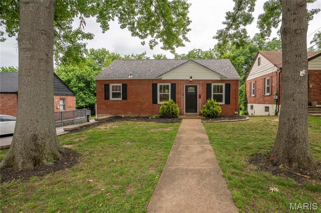 OPEN SATURDAY, MAY 30TH, 12-2P! Circa 1944. Classic Kirkwood 2 bed/1.5 bath brick bungalow tucked away on a quiet dead-end street. This tidy charmer offers main floor bedrooms and bath, plus bonus living and storage space in the walkout basement. Enjoy easy access to the HUGE backyard from both the kitchen and lower level, including a fenced area perfect for pets or play. Conveniently located either walking, biking or short driving distance in just minutes from parks, restaurants, shopping, schools, Grant’s Trail, and major highways. Are you ready to meet your new house? We can't wait to introduce you!
Tenant requirements include 600+ credit score, no prior evictions or bankruptcies, and income of at least 3x monthly rent. Additional nonrefundable pet deposit applies based on pet size. Tenant is responsible for all utilities and lawncare.