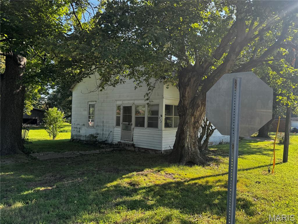 Investor special in Morehouse! Three side-by-side properties at 206, 210, and 212 Carrol St. are
being sold together as one package, creating a unique opportunity for renovation,
redevelopment, or future investment.
The package includes one single-family home in need of major renovation, one vacant lot, and
one fire-damaged home that is considered a tear-down. For safety reasons, the fire-damaged
structure should NOT be entered and must be viewed from the exterior only.
With three contiguous parcels, this property offers flexibility for an investor, contractor, or
redevelopment-minded buyer. Renovate the existing home, clear the damaged structure, and
explore the possibilities offered by the adjoining lots. Properties will not be sold separately.
Sold as-is. Seller will make no repairs. Buyer to verify all measurements, property condition,
utilities, zoning, and intended use.