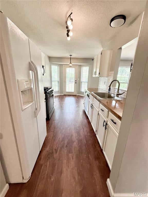 HUNTERS CROSSING - Residential Lease