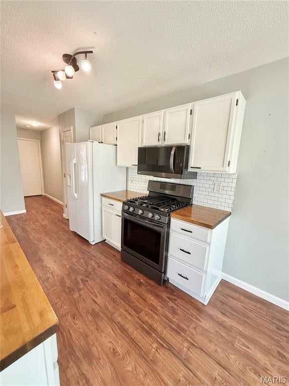 HUNTERS CROSSING - Residential Lease