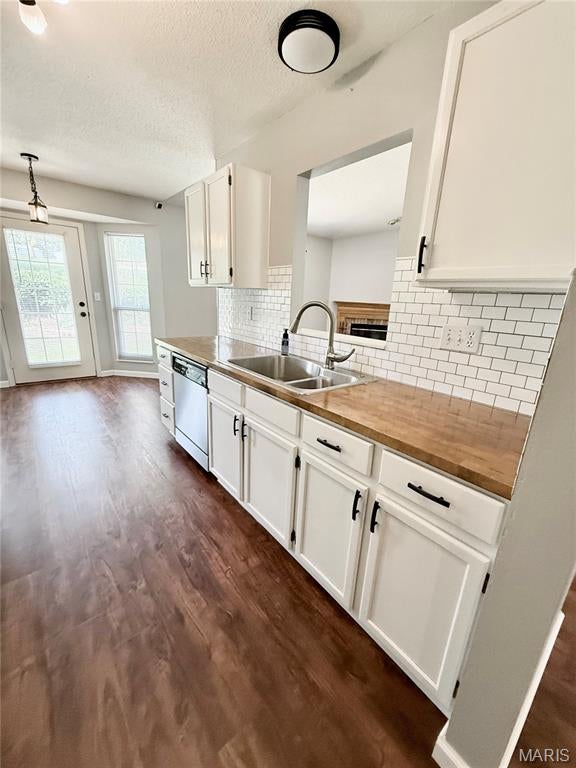 HUNTERS CROSSING - Residential Lease